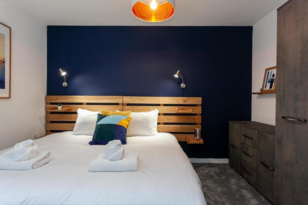 Stunning 2 Bed Flat 5Min To Old Trafford Stadium مانشستر المظهر الخارجي الصورة