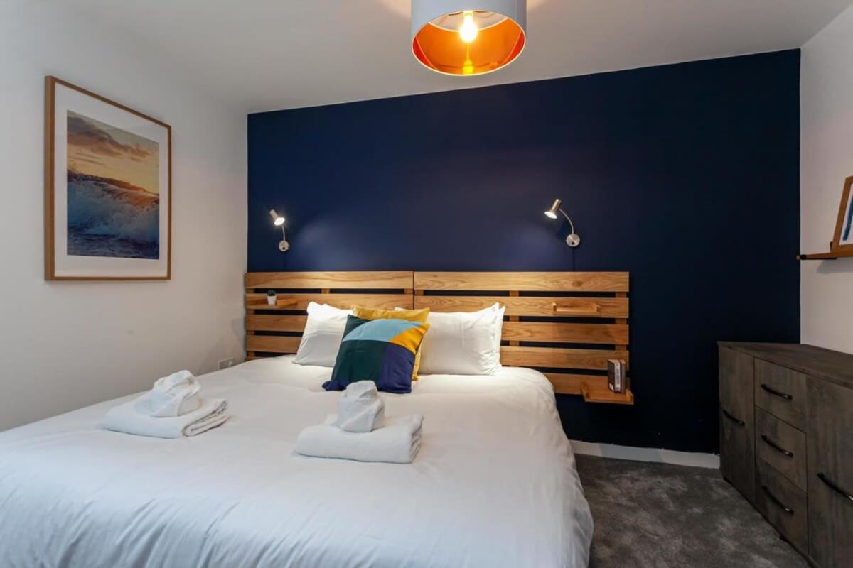Stunning 2 Bed Flat 5Min To Old Trafford Stadium مانشستر المظهر الخارجي الصورة