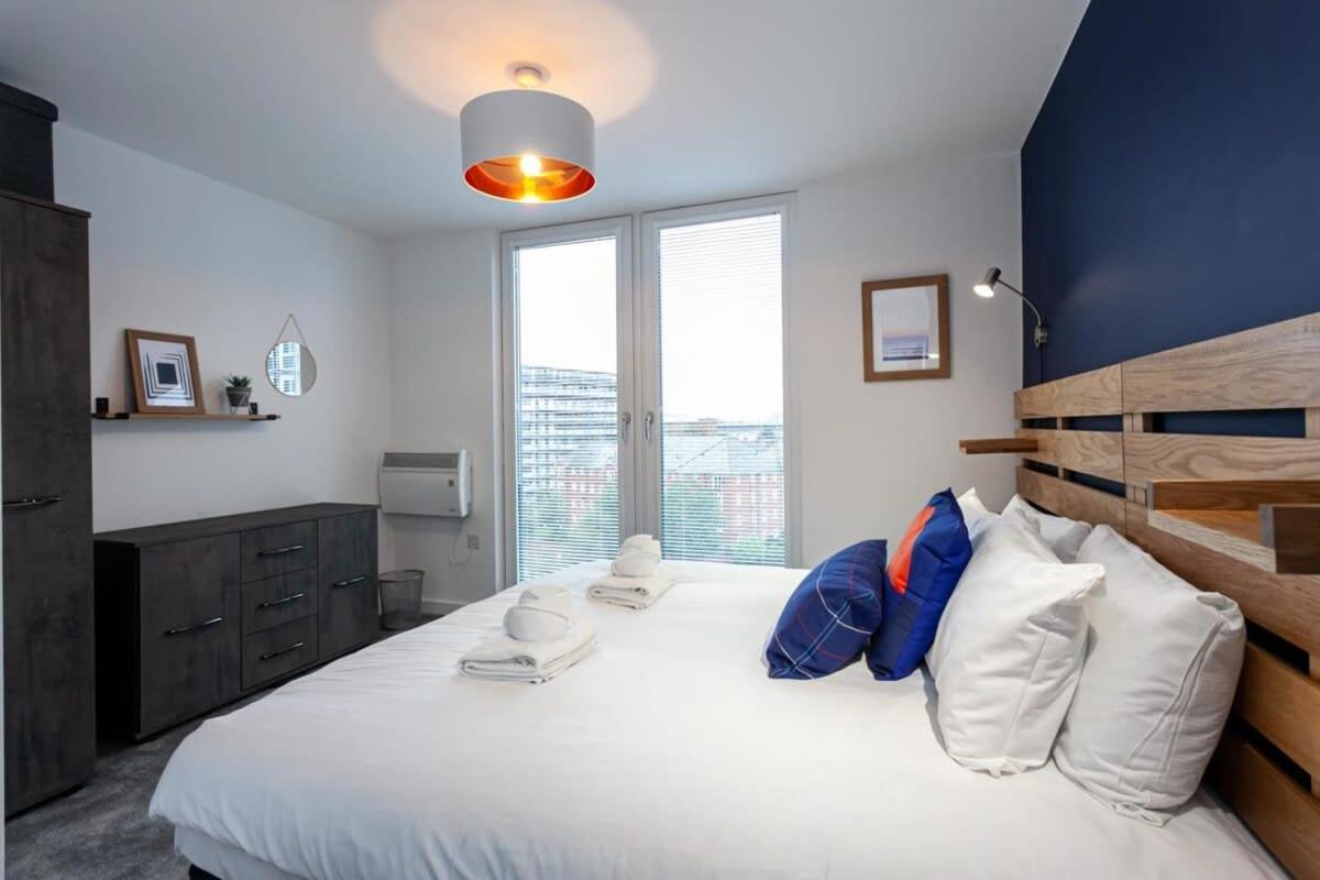 Stunning 2 Bed Flat 5Min To Old Trafford Stadium مانشستر المظهر الخارجي الصورة
