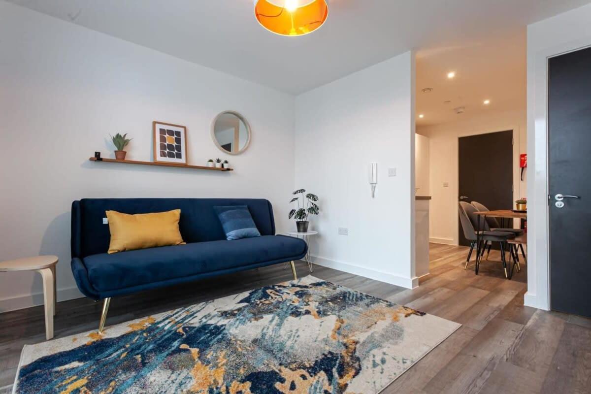 Stunning 2 Bed Flat 5Min To Old Trafford Stadium مانشستر المظهر الخارجي الصورة
