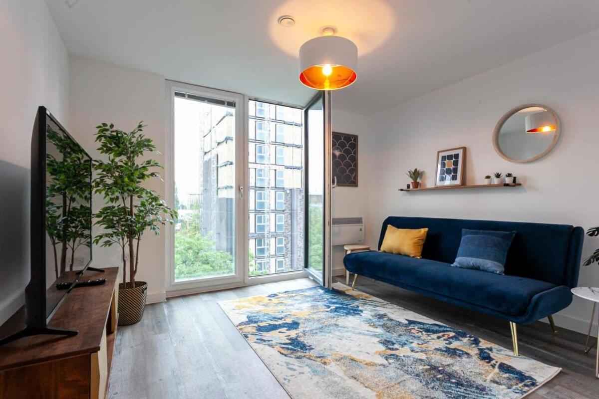 Stunning 2 Bed Flat 5Min To Old Trafford Stadium مانشستر المظهر الخارجي الصورة